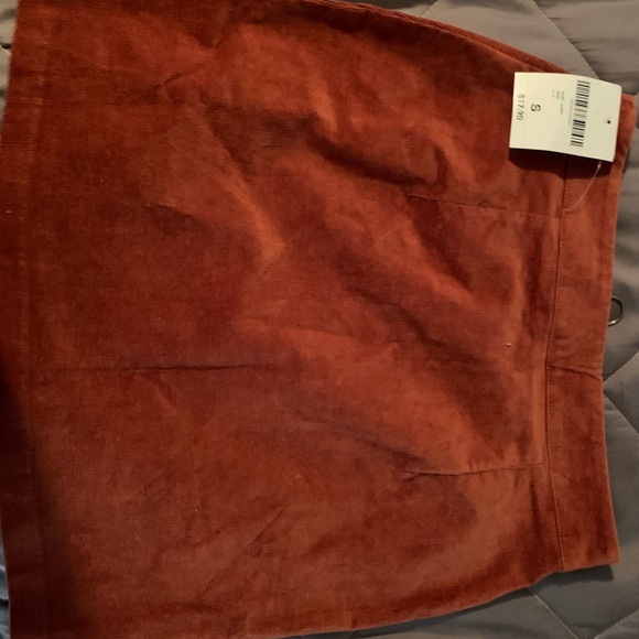 Zip skirt! - Picture 2 of 3